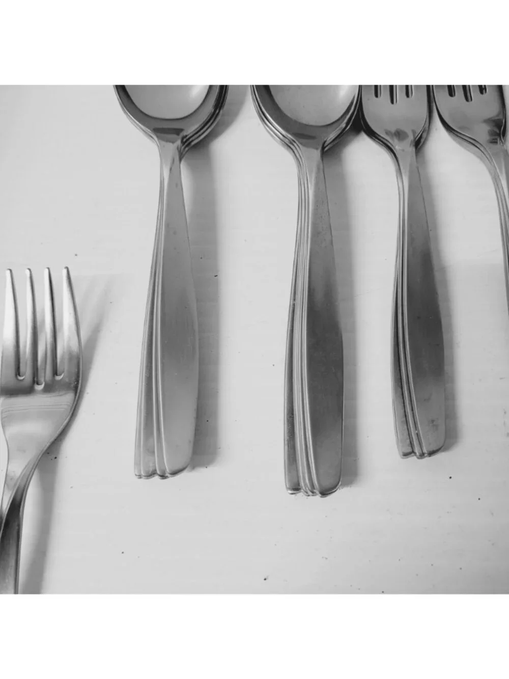 Insico Scope 50 PC Mid Century Modern Stainless Flatware Retro Twist Handles